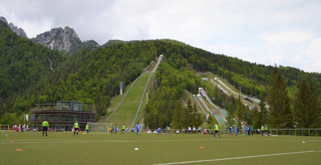 Nogometno igrišče Nordijski center Planica
